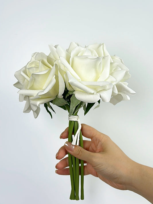 Deluxe Rose Bouquet in Cream White
