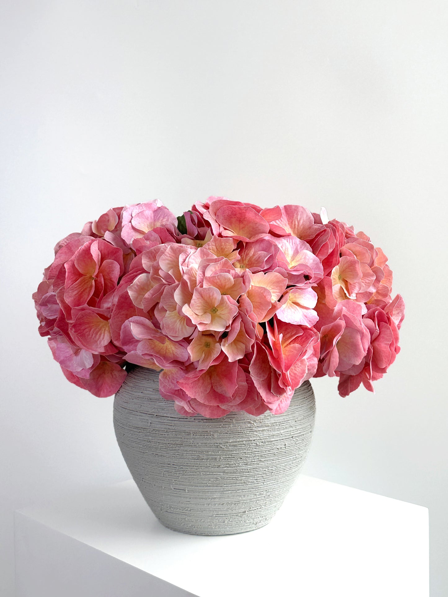 Faux Real Touch Large Leaf Hydrangea in Peach Pink (Single-Stem Price)
